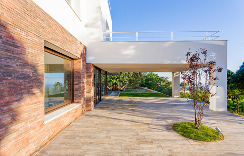 Vista-del-portico-sul-prospetto-retro