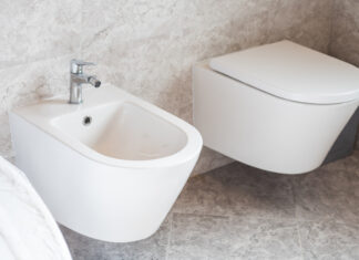 Sanitari sospesi o a terra: differenze, vantaggi e criteri di scelta sanitari sospesi o a terra