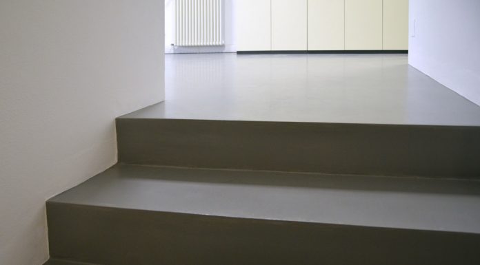 Scala in resina | come realizzare una finitura continua scala in resina
