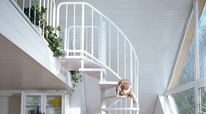 Scaletta a chiocciola | Installazione in poco spazio scaletta a chiocciola