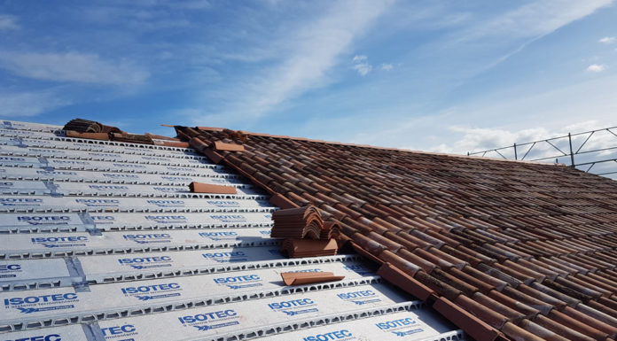 Ristrutturazione del tetto del centro parrocchiale isotec brianza plastica