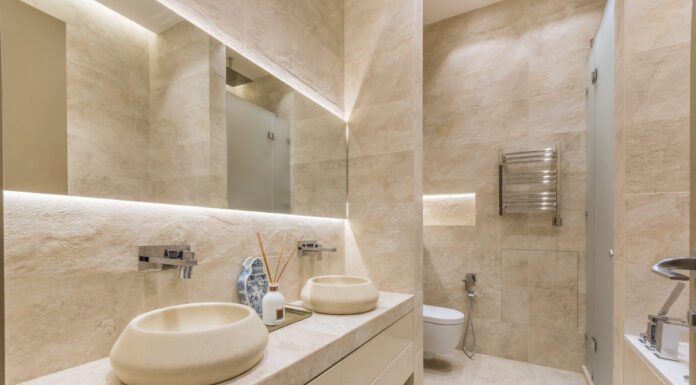 Illuminazione specchio bagno: come ottenere una luce uniforme e senza ombre illuminazione specchio bagno