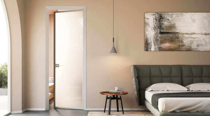ECLISSE 40 Collection ora disponibile anche con porte in vetro