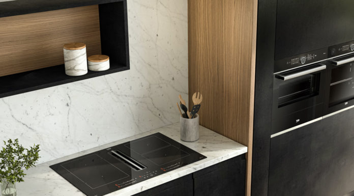 Piano cottura a induzione HIXI84700UF 80 cm con cappa integrata in classe energetica A