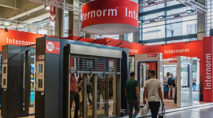 Più luce, sicurezza ed eleganza allo stand Internorm