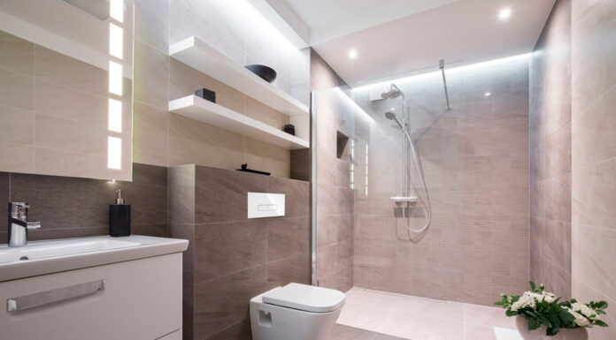 Placche più eleganti e risparmio idrico in bagno con Pucciplast