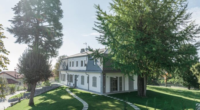 Scaglie in alluminio PREFA per la villa piemontese: l’eleganza che stupisce