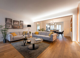 Pennellate di colore e lame di luce