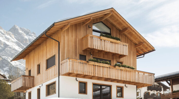 Una villa ricostruita in X-lam