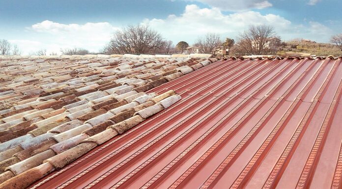 Sottocoppo metallico coibentato di Fibrotubi: innovazione nella copertura edilizia