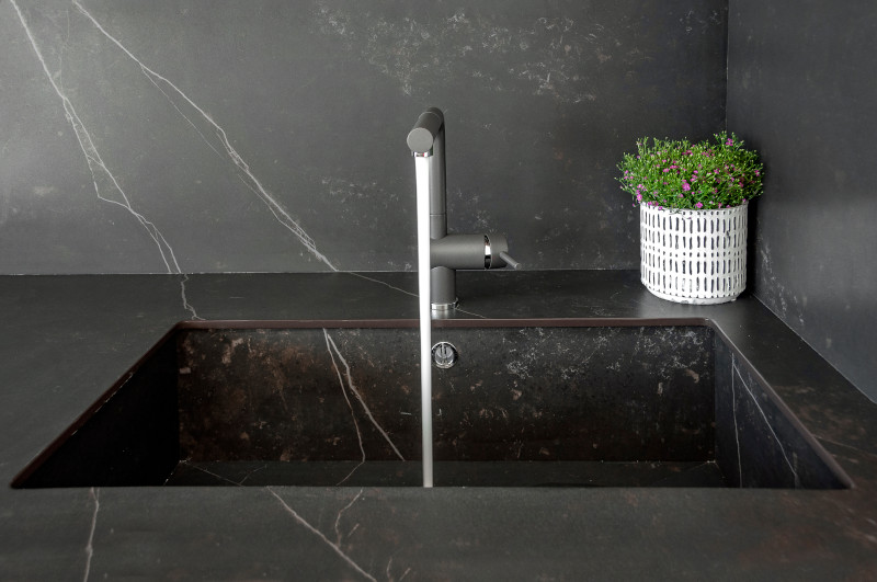 Materiali lavelli cucina pietra naturale