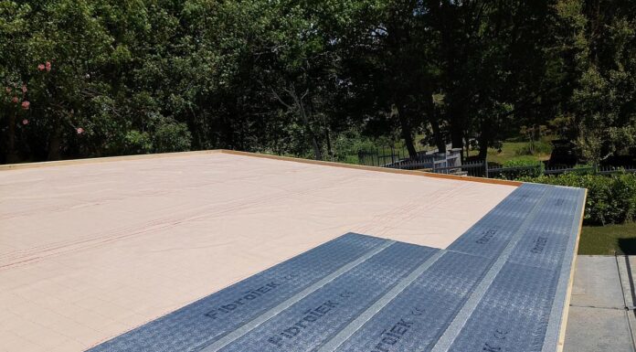 Fibrotek Flat: pannello termoisolante con piastra pre-forata 15/10 per coperture metalliche e aggraffate fibrotek flat