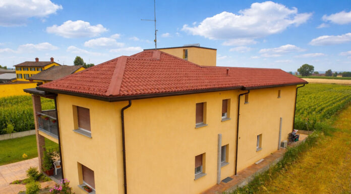 Isocoppo Piano: la copertura coibentata effetto coppo per rifacimento tetto, riqualificazione energetica e recupero edilizio