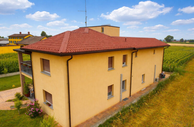 Isocoppo Piano: la copertura coibentata effetto coppo per rifacimento tetto, riqualificazione energetica e recupero edilizio