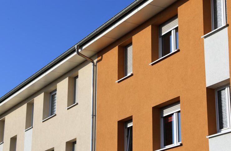Come scegliere la finitura per una facciata esterna: criteri, materiali e soluzioni Come scegliere la finitura per una facciata esterna